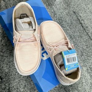 Hey Dude girls shoes “Wendy youth star” in pink size 1